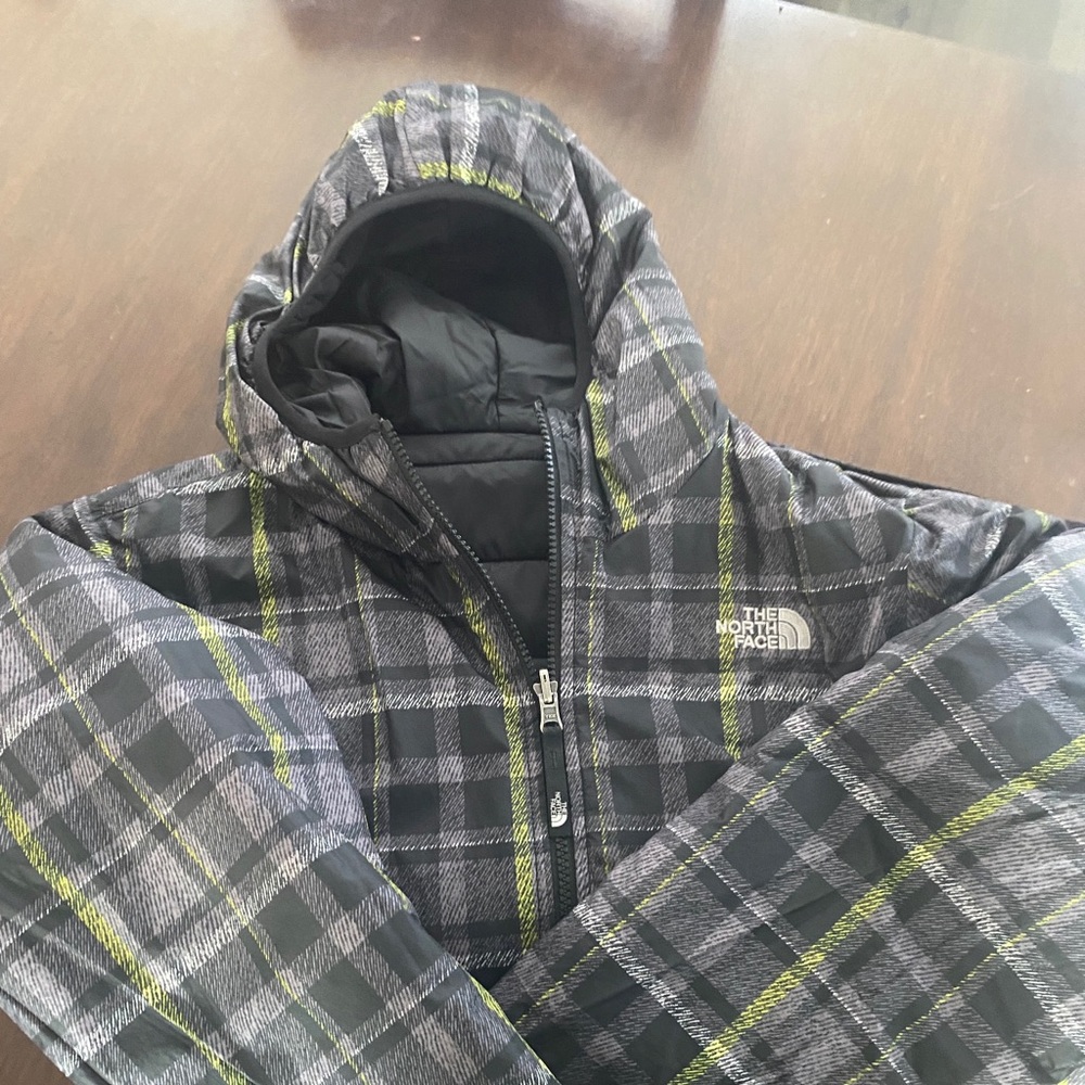 The NorthFace boys XL reservable coat!